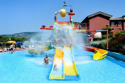 Image de Maison mobile avec 3 piscines