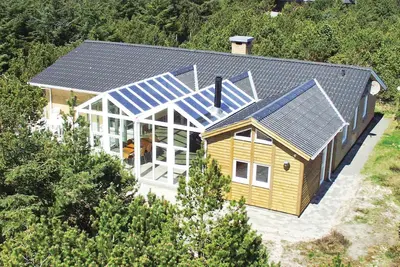 Image de Maison confortable à Blåvand avec sauna