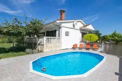 Image de Belle maison de 3 chambres Ă Nedescina