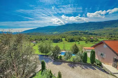 Image de Superbe maison de 7 chambres à Crni Kal