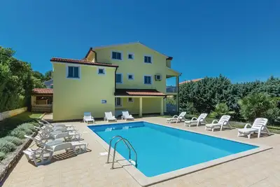 Image de Superbe appartement 1 chambre à Porec