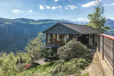 Image de Belle maison à Steinstø avec WiFi