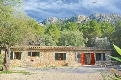 Image de Belle maison Ă Estellencs avec jacuzzi