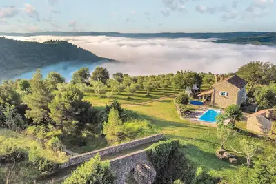 Image de Superbe maison à Groznjan avec WiFi