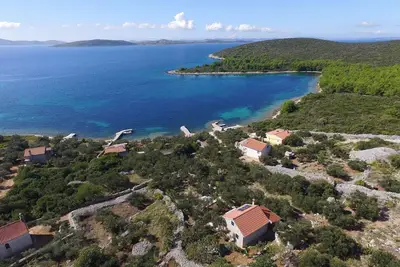 Image de Maison Jure (14581-K1) - Tkon - île de Pasman