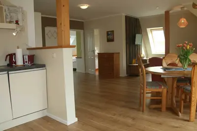 Image de 2) Appartement 3 pièces, premier étage, 90m² - Landhaus Alte Schule près de la station balnéaire de la mer Baltique à Rerik
