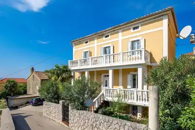 Image de Bel appartement à Omisalj avec WiFi