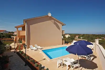 Image de Superbe maison à Liznjan avec WiFi