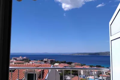 Image de Studio avec balcon et vue mer
