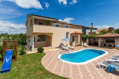 Image de Belle maison de 5 chambres à Nedescina