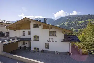Image de Appartement de vacances avec balcon dans la station de ski