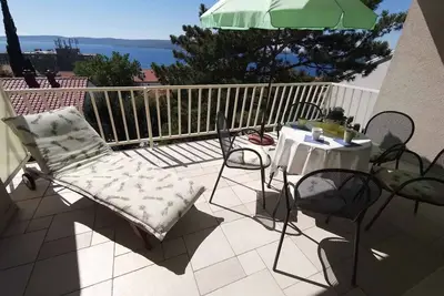 Image de Appartement de vacances avec un mobilier moderne et de la climatisation