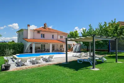 Image de Superbe maison à Frkeci avec WiFi