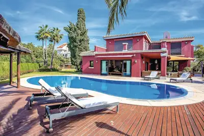 Image de Belle maison de 6 chambres à Elviria
