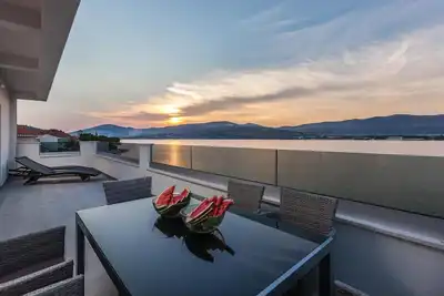 Image de Superbe maison à Arbanija avec WiFi