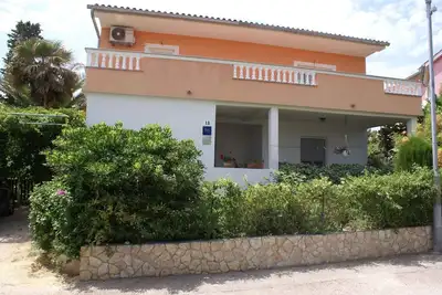 Image de Appartement de vacances dans un environnement calme avec air conditionné