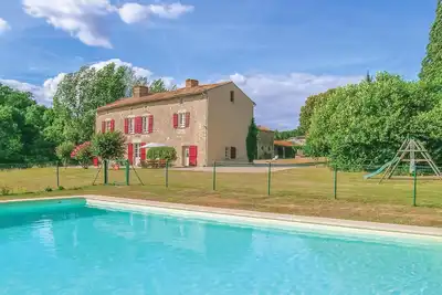 Image de Superbe maison à St Maixent de Beugné