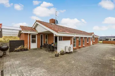 Image de Superbe maison à Hvide Sande avec sauna