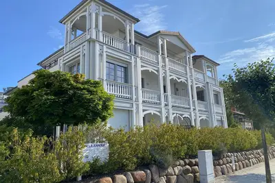 Image de Villa Annika Whg 01 avec terrasse sud \/ ouest - A: Villa Annika Whg 01 avec terrasse sud \/ ouest