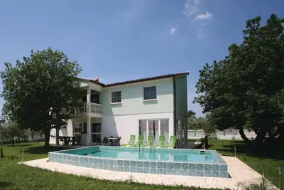 Image de Belle maison à Buje avec WiFi