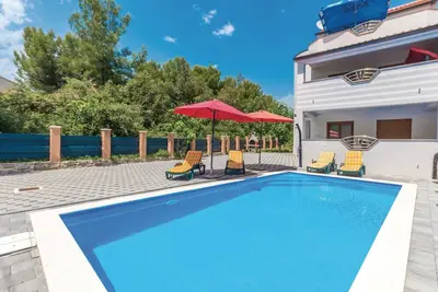 Image de Maison confortable Ă Pakostane avec.