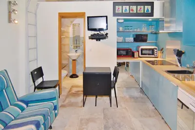 Image de Appartement cosy à Beaucaire avec WiFi