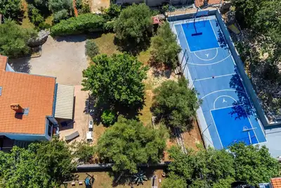 Image de Magnifique maison Ă Muraj avec WiFi