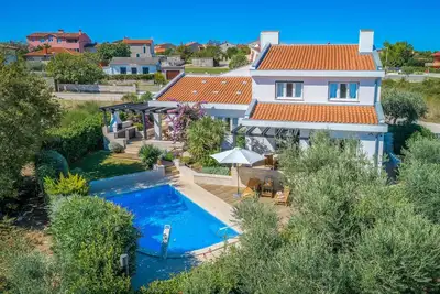 Image de Superbe maison Ă Liznjan avec WiFi