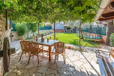 Image de Belle maison Ă Kavran avec WiFi