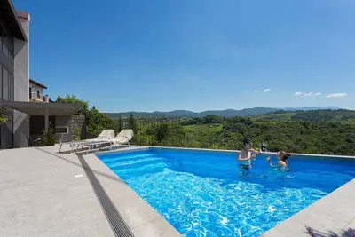 Image de Superbe maison Ă Dobrovo v Brdi