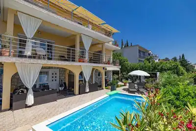 Image de Appartement de vacances avec piscine et climatisation