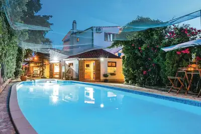 Image de Belle maison à Rogoznica avec jacuzzi