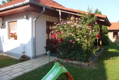 Image de Maison de vacances avec piscine et terrasse couverte