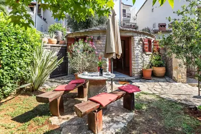 Image de Belle maison à Pula avec Wi-Fi