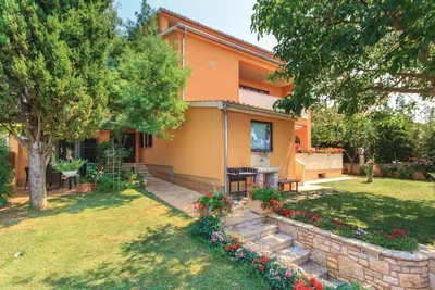 Image de Superbe appartement Ă Fazana avec WiFi