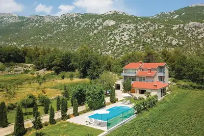 Image de Bel appartement à Ostrvica avec cuisine