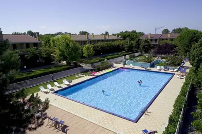 Image de Maison de vacances avec terrasse et climatisation