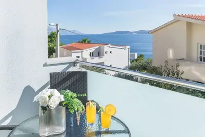 Image de Appartements Lorenzo (26581-A6) - Lokva Rogoznica
