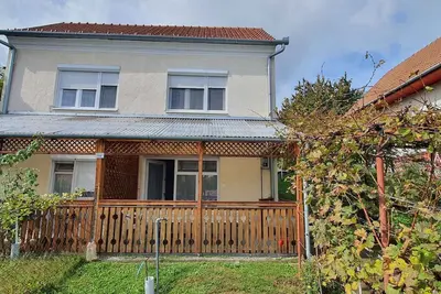 Image de Maison de vacances avec terrasse et jardin