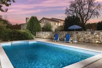 Image de Belle maison Ă Labin avec WiFi