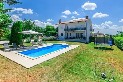 Image de Superbe maison à Barban avec WiFi