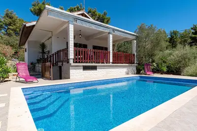 Image de Magnifique maison de 2 chambres à Vela.