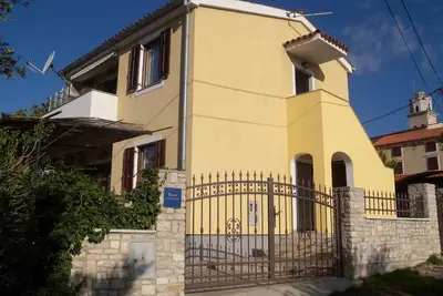 Image de Maison de vacances avec jacuzzi et barbecue