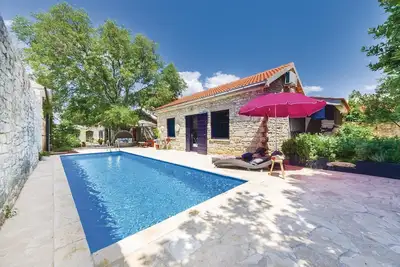Image de Belle maison à Pridraga avec WiFi