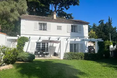 Image de Jolie maison Ă Cannes avec WiFi