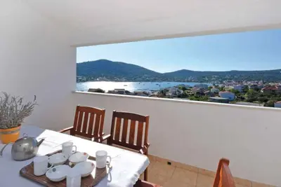 Image de Appartement de vacances avec terrasse et vue sur la mer