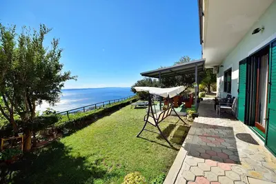 Image de Maison de vacances dans un endroit calme et vue panoramique