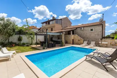 Image de Belle maison Ă Prhati avec jacuzzi