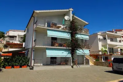 Image de Studio à seulement 50 m de la plage avec vue sur la mer