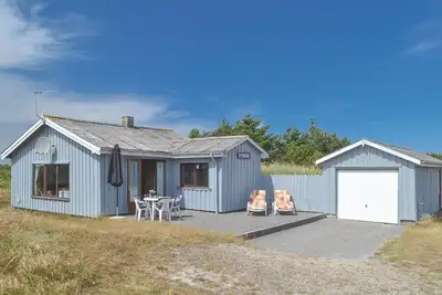 Image de Belle maison de 2 chambres à Hvide.